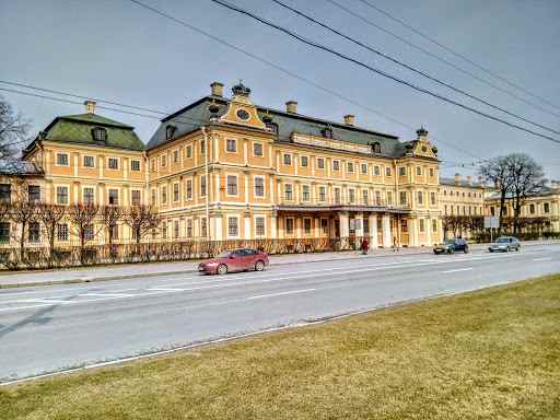 قصر منشكوف في سانت بطرسبرغ