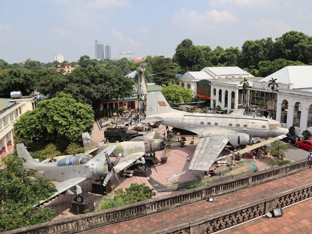 متحف فيتنام العسكري هانوي