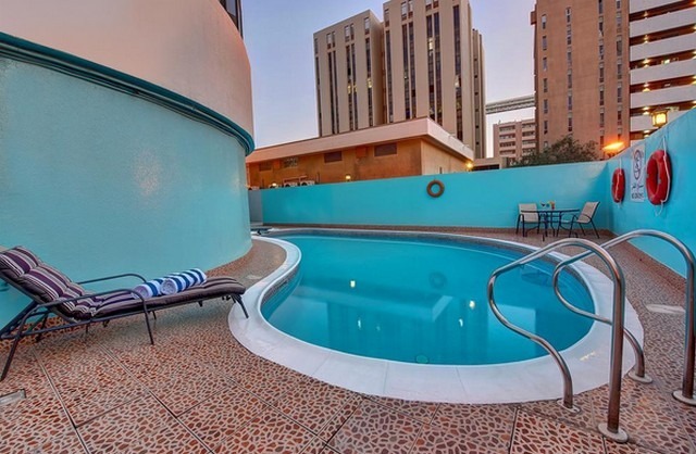 مسبح فندق نهال دبي 