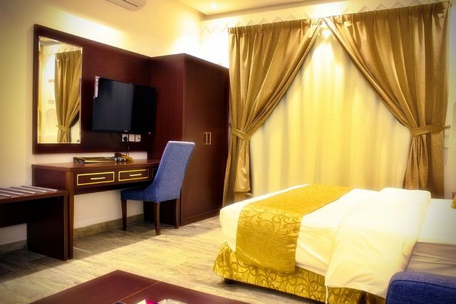 قد تُناسبك الإقامة في فنادق شمال الرياض رخيصه إن كنت تبحث عن فندق يمنحك إطلالة خلابة وخدمات راقية وأسعار مُناسبة