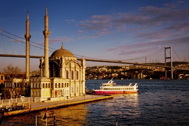 جامع اورتاكوي باسطنبول