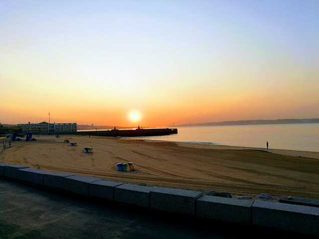 الشواطئ في لشبونة