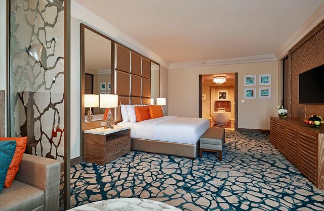 يُعد فندق اتلانتس دبي غرفة تحت الماء افضل فنادق النخلة دبي