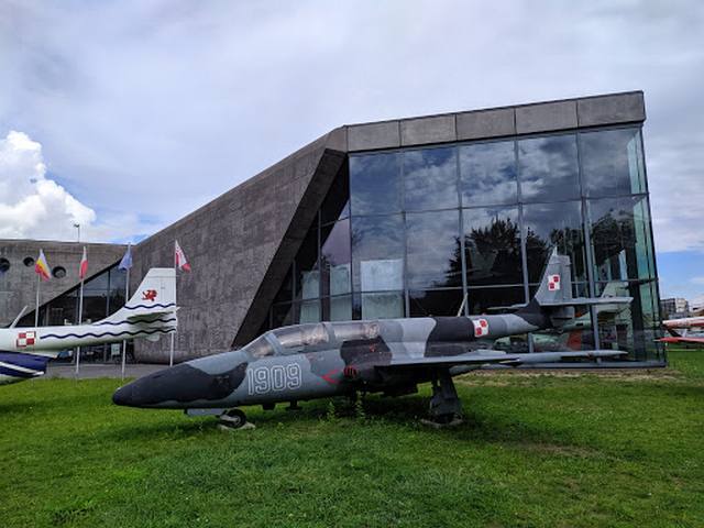 متحف الطيران البولندي كراكوف