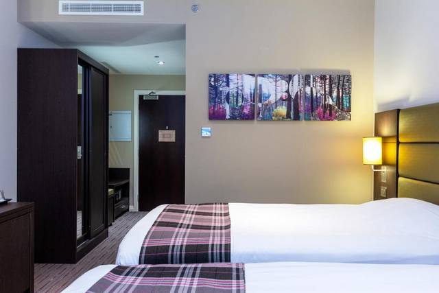 يمتلك فندق بريمير ان دبي الجداف مجموعة من الغُرف ذات الأحجام والمرافق المُتنوّعة.