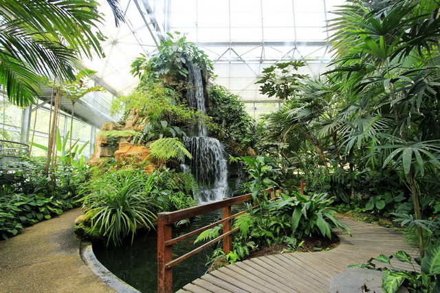 حديقة الملكة سيريكيت النباتية شنغماي