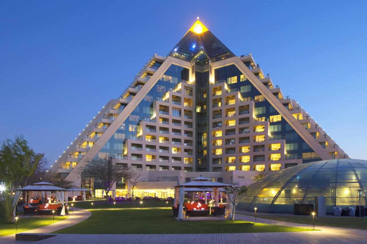 فندق رافلز دبي من افضل فنادق دبي