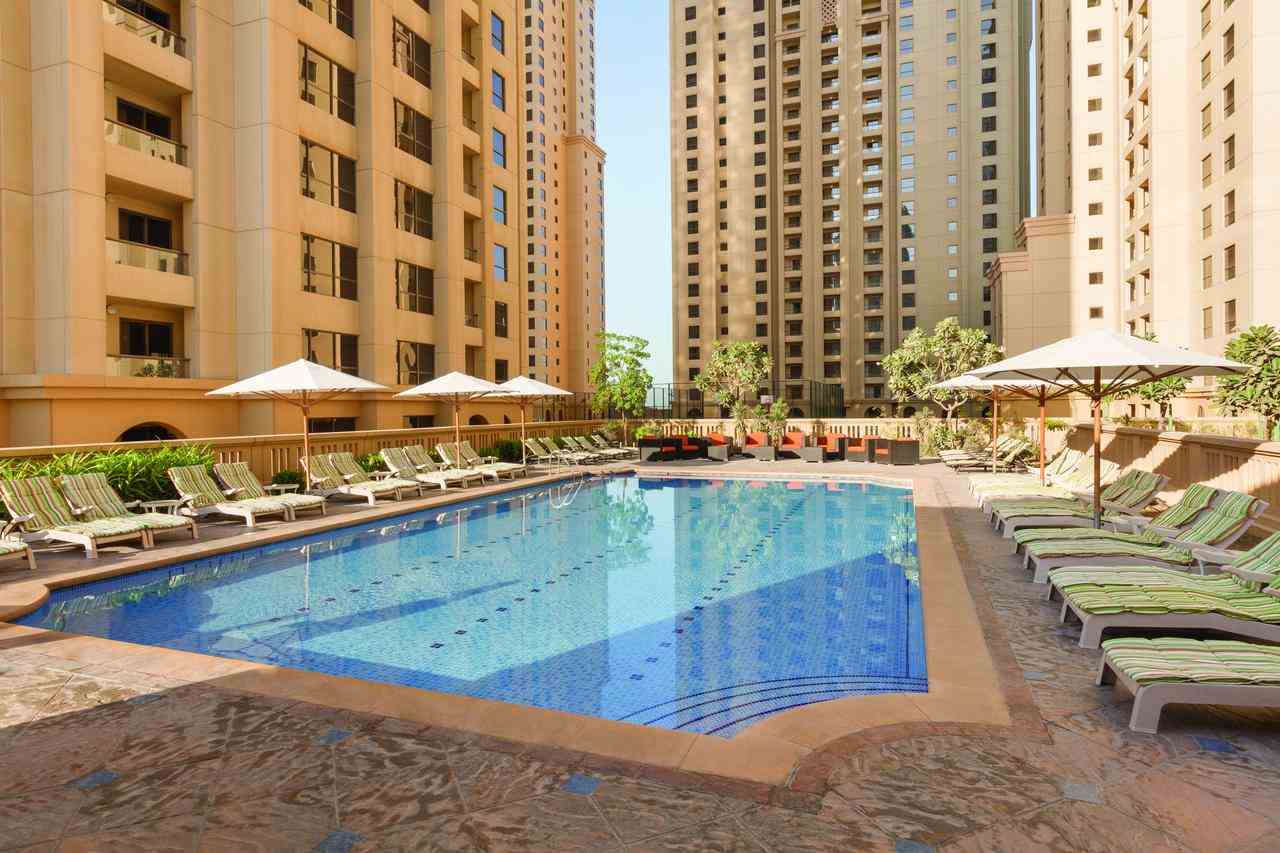 فندق رمادا جي بي ار من افضل الفنادق في دبي الامارات