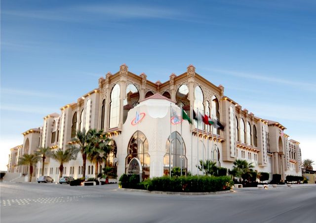 إن كنت تبحث عن منتجع شمال الرياض فخيار فندق مداريم كراون هو خيار مميز ومصنف 5 نجوم.