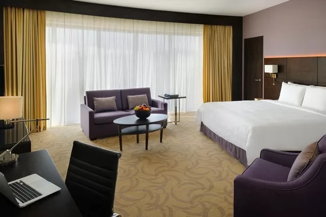 الفنادق في الرياض في منطقة غرب الرياض تتراوح بين الفنادق الفاخرة والفنادق بأسعار متوسطة.