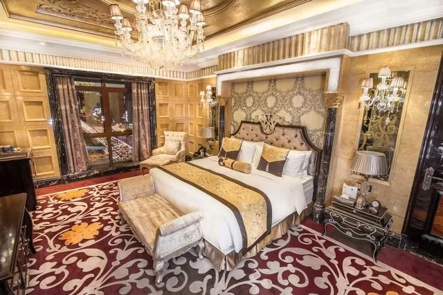 تقرير يشمل بعض الفنادق الرومانسية في الرياض.