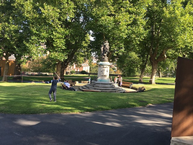 تمثال روبن هود التذكاري نوتنجهام