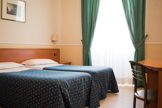 كابيتول من ارخص فنادق روما التي تُوّفر غُرف عائلية.