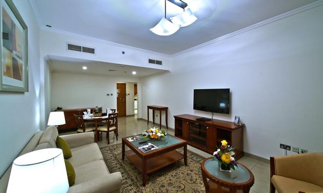 روز جاردن للشقق الفندقية بر دبي هي شقق ذاتية الخدمة مزودة بكافة التجهيزات الأساسية.