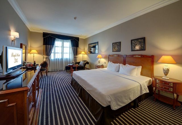 يضم فندق رويال اسكوت دبي غرف عائلية منمقة
