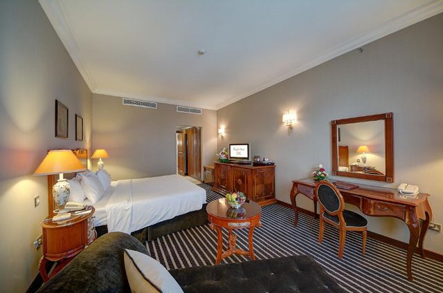 يضم فندق رويال اسكوت دبي غرف فسيحة تُناسب العائلات والأفراد