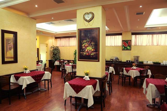 يُوّفر فندق صدف بدبي مطعم واحد مُتخصص في المأكولات الشرقية.
