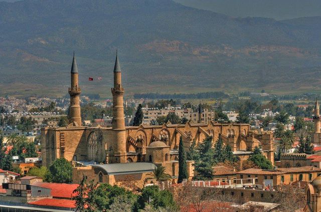 مسجد السليمية من اهم المناطق السياحية في نيقوسيا قبرص