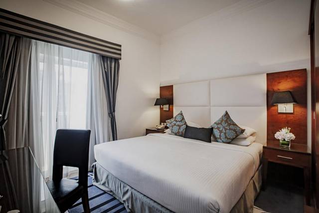 يُعد  فندق جولدن ساندز الشارقة أرقى شقق فندقية في الشارقة لكونها تضم العديد من المرافق الخدمية والترفيهية