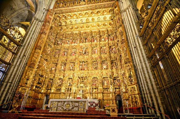 كاتدرائية اشبيلية من اجمل معالم السياحة في اسبانيا