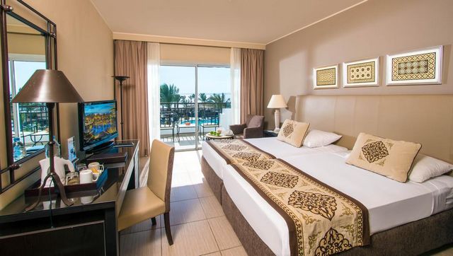 غرف بإطلالة على البحر في افضل فنادق 5 نجوم شرم الشيخ الهضبة