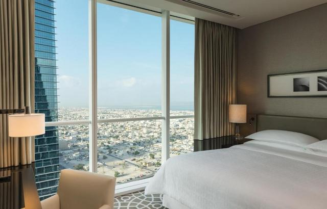 فندق شيراتون في دبي