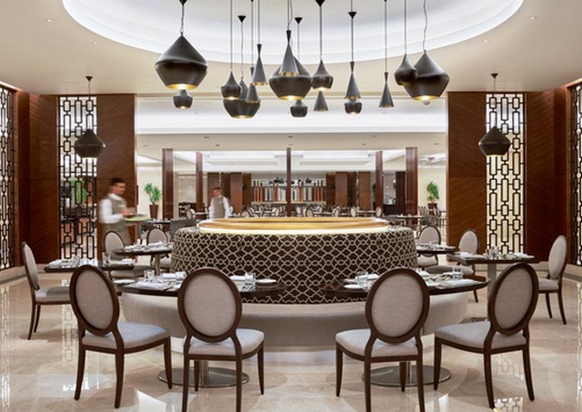 يضم فندق سويس المقام مكة مطعم واحد يُقدّم الأطعمة العالمية.
