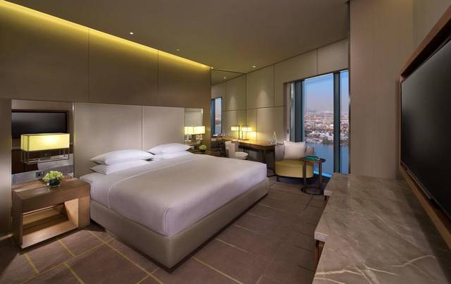 يُعد فندق حياة ريجنسي دبي كريك هايتس افضل فندق للعوائل في دبي لاحتوائه على مُميزات كثيرة منها مسبح للأطفال