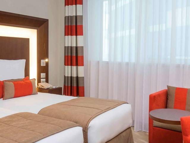 يتميز فندق نوفوتيل البرشاء دبي بالغرف الواسعة التي تصلح للعوائل ومنطقة ألعاب داخلية