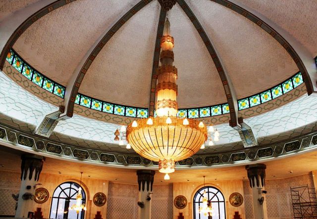 المسجد العائم في جدة من أهم المعالم السياحية بالسعودية