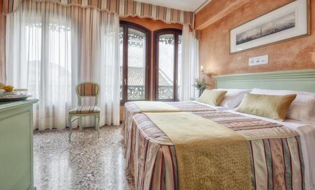دليل يُساعدك في اختيار افضل فندق في فينيسيا يتمتع بإطلالة ساحرة وأسعار اقتصادية 