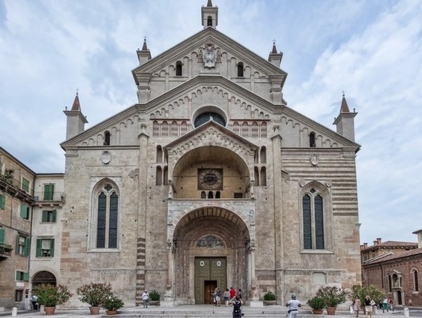 كاتدرائية فيرونا من افضل اماكن السياحة في فيرونا ايطاليا