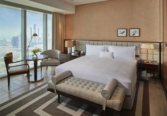 فندق والدورف دبي يُقدم لكم موقع رائع بإطلالة على المدينة، فضلًا عن خدمات فندقية لا مثيل لها 
