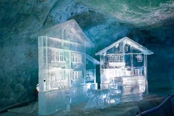 قصر الثلج في انترلاكن سويسرا