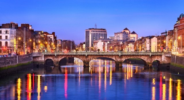 اين تقع ايرلندا وما هي المسافات بين مدن السياحة في ايرلندا