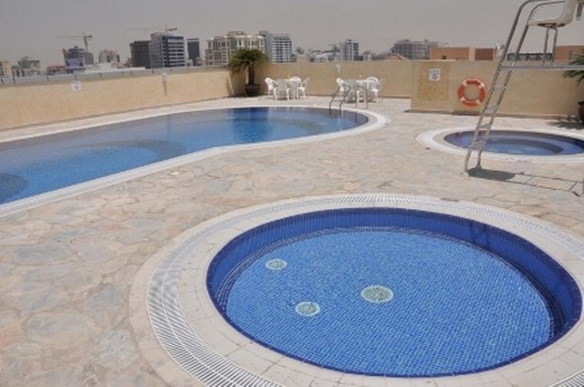 يتميز فندق اكاس ان دبي بأنه من الفنادق التي تتيح مسبحًا رائعًا على السطح