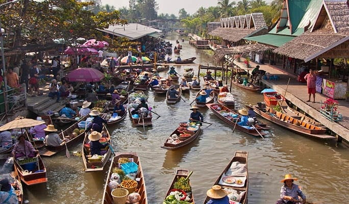 السوق العائم في بانكوك