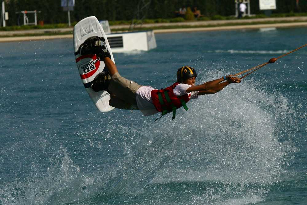 سوكاي بارك Sukay Park عبارة عن منتزه لممارسة التزلج على الماء ويعد من افضل الاماكن الترفيهية في بورصة تركيا