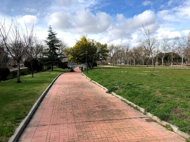 حديقة كوميونيدادس في مدريد