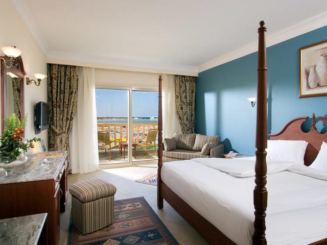 يعتبر فندق شاطئ تيتانيك احد فنادق سلسلة فندق تيتانيك ريزورت الغردقة 5 نجوم المناسبة لشهر العسل