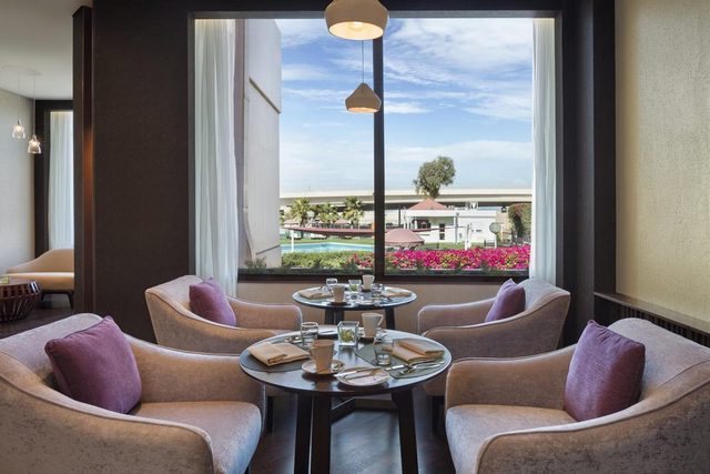 إطلالات مميزة يُقدّمها فندق كراون بلازا البحرين