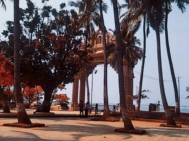 شاطئ دادار تشوباتي في مومباي