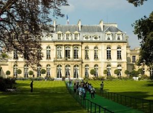 6 أنشطة نُوصي بها عند زيارة قصر الاليزيه باريس