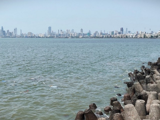 الشواطئ في مومباي
