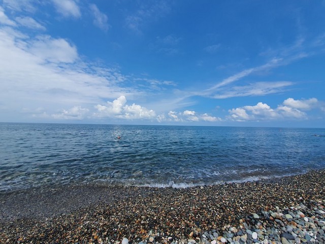 شاطئ جونيو باتومي 