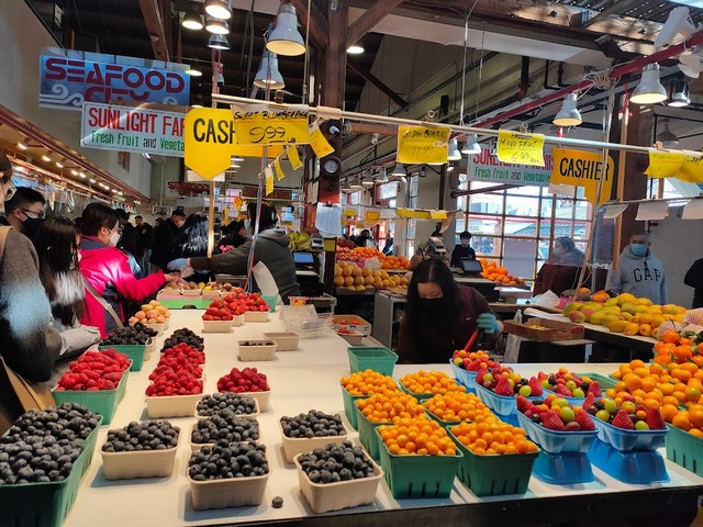 سوق جزيرة جرانفيل العام فانكوفر