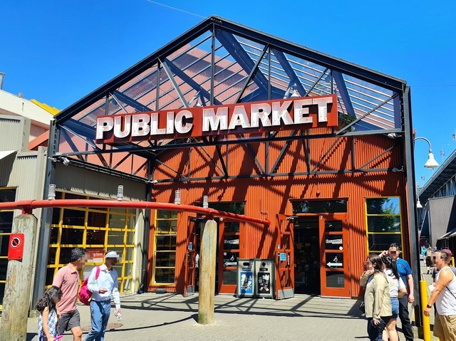 سوق جزيرة جرانفيل العام فانكوفر