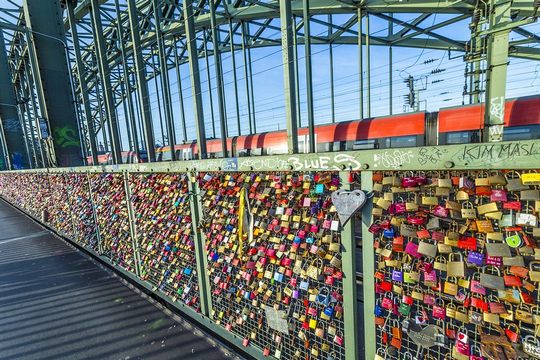 افضل 3 انشطة في جسر اقفال الحب في كولن المانيا