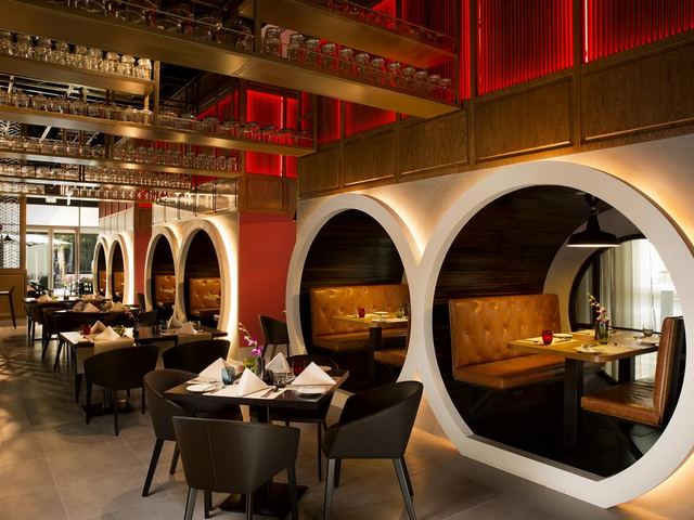 مطعم فندق ايبيس ون سنترال دبي