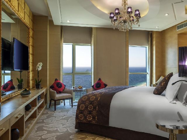 تشتهر غرف فندق سوفتيل جدة بالنظافة مما جعله افخم فندق في جده فيه جاكوزي خاص